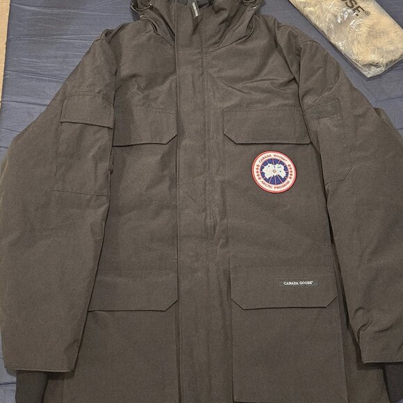 Canada Goose Men's black down jacket - Picture 1 of 16